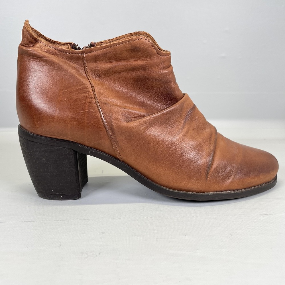 Miz Mooz Drew Boots Womens Size 39 Brown Leather Ankle Zip Block Heel Shoes